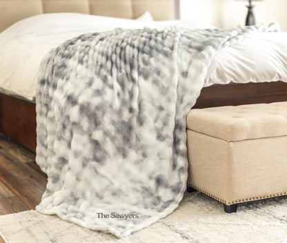 The Daydream Cloud Oversized Ultra-Plush Throw Blanket